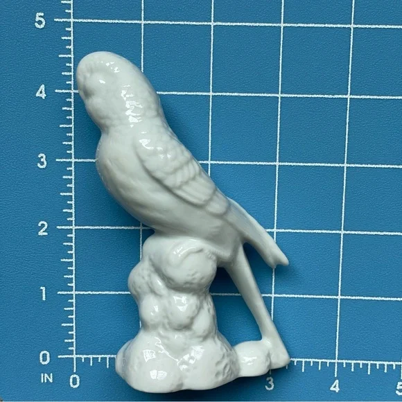 Vintage Parakeet/Parrot Porcelain Figurines - Picture 13 of 13